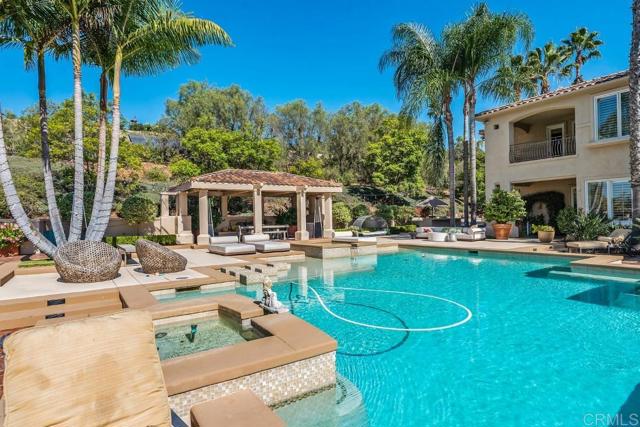 7345 Vista Rancho Ct, Rancho Santa Fe CA: https://media.crmls.org/mediaz/f7f32c28-dcb0-4fc5-9a4a-6f0d6ba25b0e.jpg