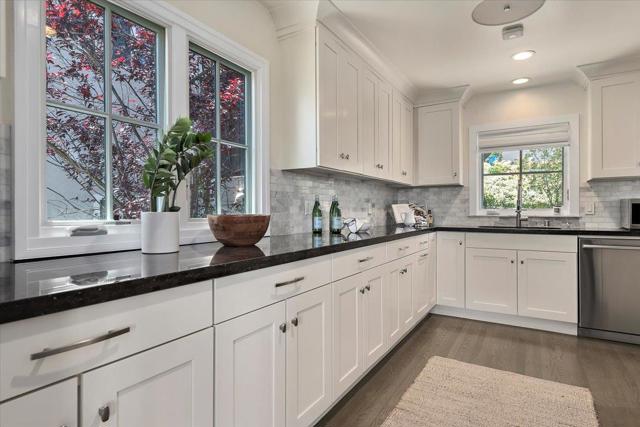 333 Oakview Drive, San Carlos CA: https://media.crmls.org/mediaz/f7f366ec-2f4c-4561-b380-49dfe017029c.jpg