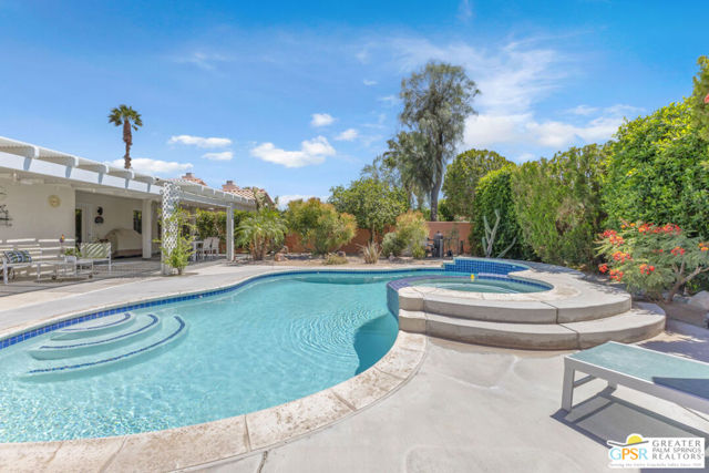 30005 Avenida Alvera, Cathedral City CA: https://media.crmls.org/mediaz/f7f38dbe-db34-4c78-a4a1-3e2373331674.jpg
