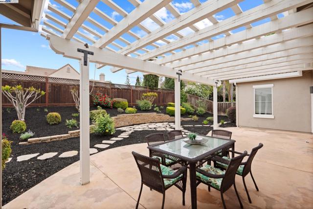 1646 Cascina Ct, Livermore CA: https://media.crmls.org/mediaz/f7f39008-e245-440a-8397-be1eee43f3df.jpg