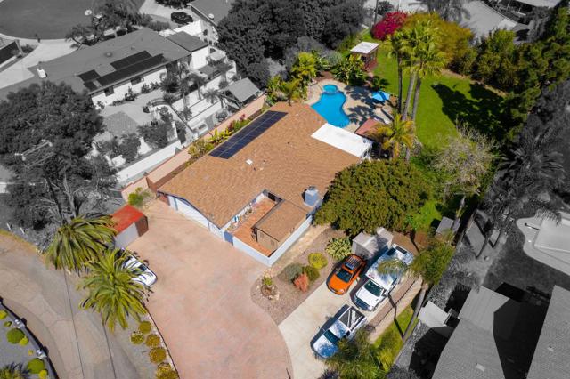 757 Anns Way, Vista CA: https://media.crmls.org/mediaz/f7f39393-44df-4f54-8f58-c0201bc9d634.jpg