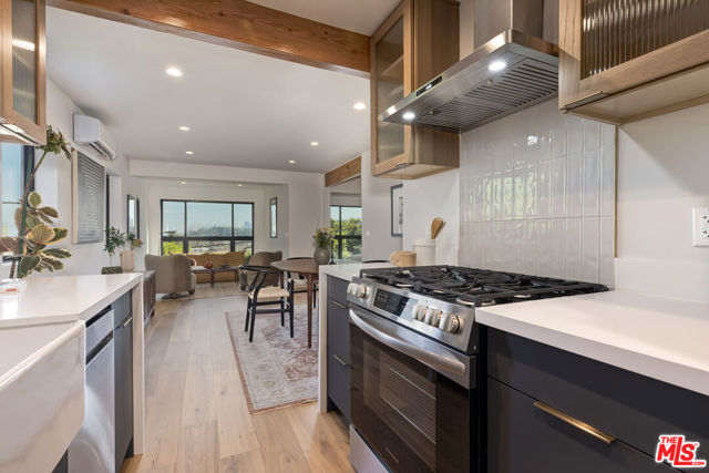 3404 Glenalbyn Drive, Los Angeles CA: https://media.crmls.org/mediaz/f7f3ea0e-6ac4-4e6b-8231-1a23b0f8b88e.jpg