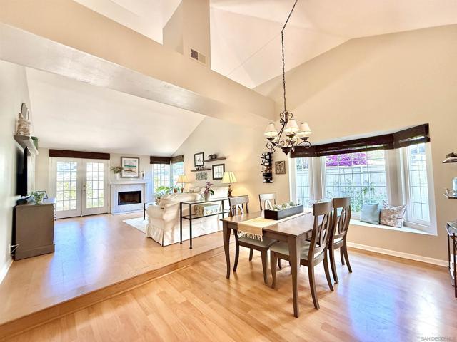 543 Rockport Ct, Encinitas CA: https://media.crmls.org/mediaz/f7f43332-5708-4ea5-be49-517209d8306b.jpg