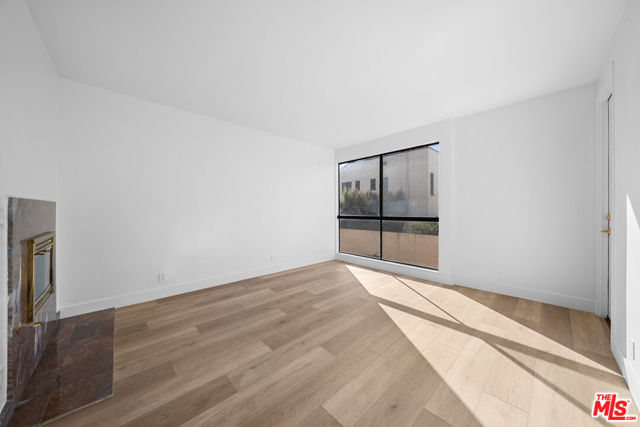 235 S Tower Drive, Beverly Hills CA: https://media.crmls.org/mediaz/f7f4a6b5-c584-44d6-bcf9-3082a45b37ee.jpg