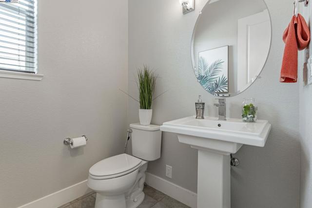 1380 Brookline Loop, Pleasanton CA: https://media.crmls.org/mediaz/f7f60fc9-35e4-4c25-a3fb-402ee3d068d7.jpg