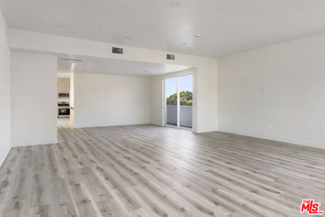 3210 1/2 Verdugo Road, Los Angeles CA: https://media.crmls.org/mediaz/f7f6587b-6c47-4264-91fb-856343707f71.jpg