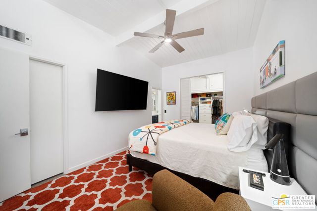 695 N Monterey Road, Palm Springs CA: https://media.crmls.org/mediaz/f7f7256d-3bbf-42bd-a199-28256537b829.jpg