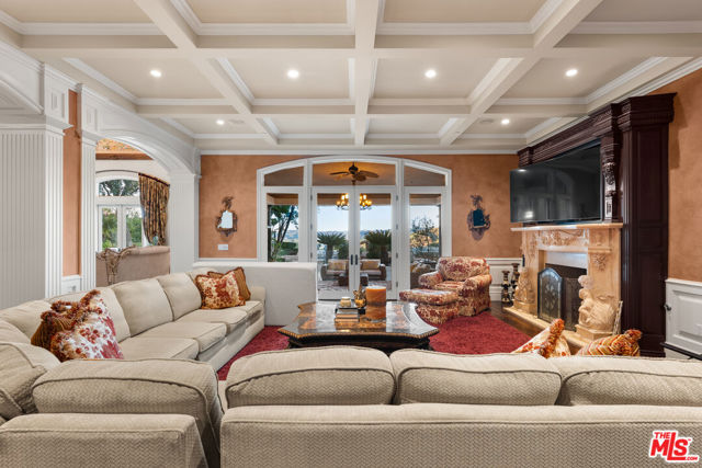 25315 Prado De Los Suenos, Calabasas CA: https://media.crmls.org/mediaz/f7f8062a-410d-4dfe-a767-441232f726f1.jpg