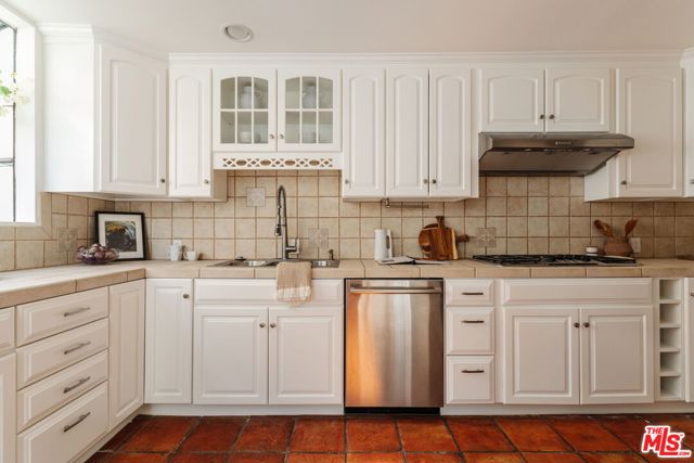 942 14th Street, 3 photo 6