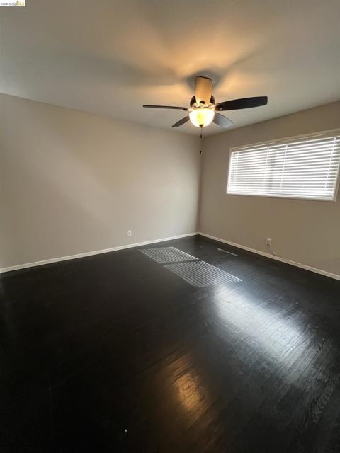2881 CLEARLAND CIR., Pittsburg CA: https://media.crmls.org/mediaz/f7f841f1-4b76-4a2c-91aa-adaa3345c1f3.jpg