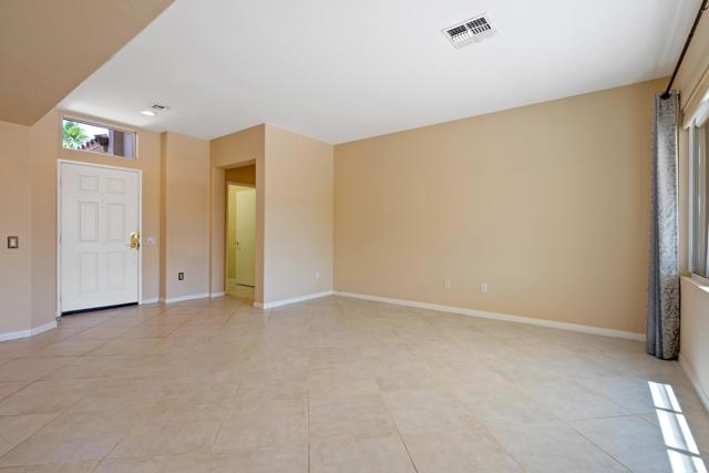 78987 Spirito Court, Palm Desert CA: https://media.crmls.org/mediaz/f7f85e34-9f26-44a4-886c-e1632cd940b9.jpg