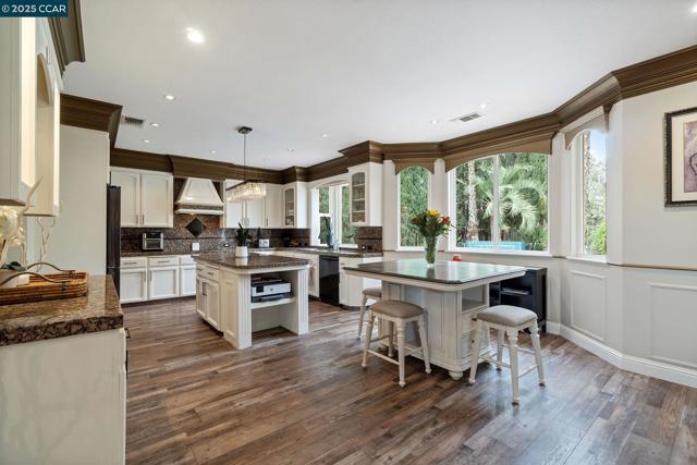 2550 E Jenny Ave, Fresno CA: https://media.crmls.org/mediaz/f7f85fef-3e19-45ab-8bad-1a791fb7eba2.jpg