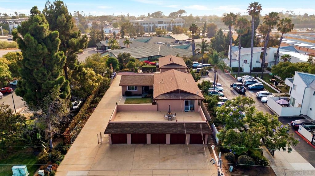 932 Regal Rd - photo 2