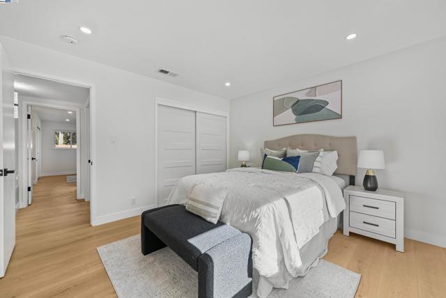 39850 Sundale Dr., Fremont CA: https://media.crmls.org/mediaz/f7f8ebaf-cff2-435e-a00a-4442c12d7a94.jpg