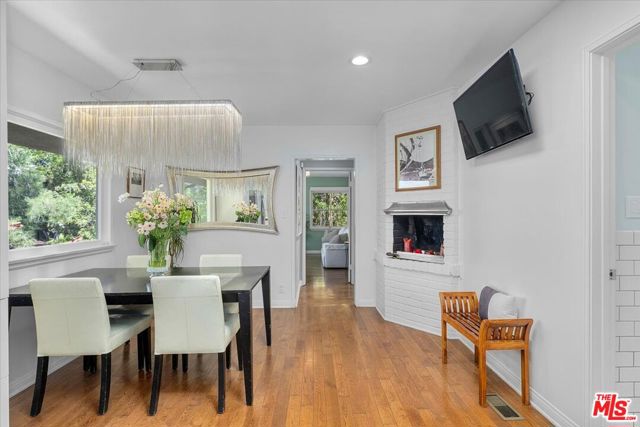 8809 Appian Way, Los Angeles CA: https://media.crmls.org/mediaz/f7f95550-be44-4631-825e-2ee1470a0874.jpg