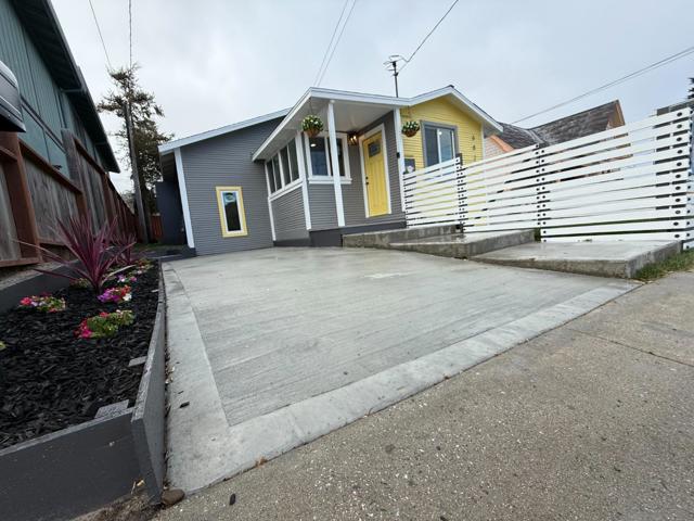 684 David Avenue, Monterey CA: https://media.crmls.org/mediaz/f7f9853c-65be-4ec0-976e-8b0dd84fbd53.jpg