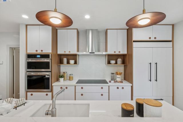198 BRET HARTE ROAD, Berkeley CA: https://media.crmls.org/mediaz/f7f9a595-5fd9-49fc-b5b0-3f7621a06f24.jpg