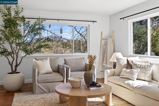 Image 15 of 51 For 1816 Meadow Ln