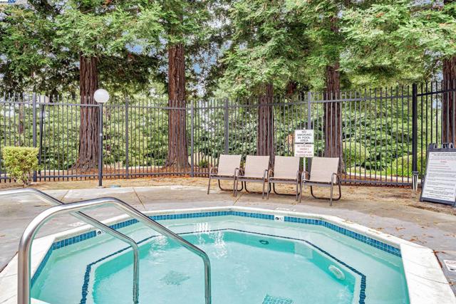 47 Summer Hill Court, Danville CA: https://media.crmls.org/mediaz/f7fa695f-d2b4-4865-9c44-6a41383f29c4.jpg