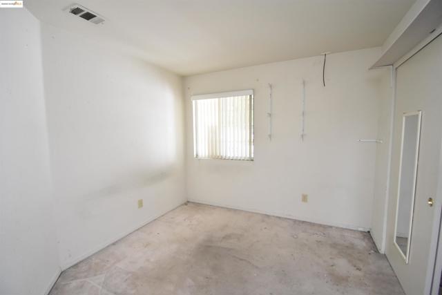 2960 Hebron Ln, Stockton CA: https://media.crmls.org/mediaz/f7fab87c-a821-4403-9423-15dbab8c7bb7.jpg