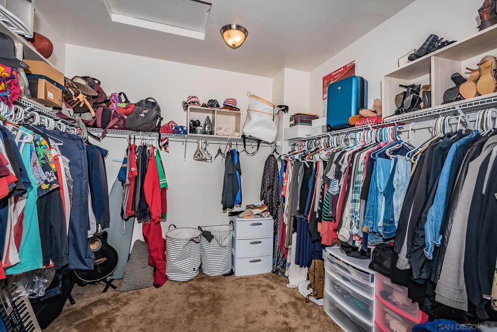 https://media.crmls.org/mediaz/f7fae289-b365-4719-a039-bb961d224acb.jpg?preset=X-Large