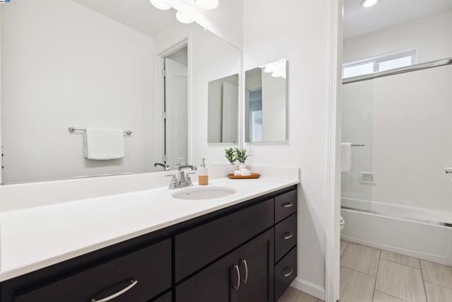 2209 Shiraz Cmn, Livermore CA: https://media.crmls.org/mediaz/f7fb32eb-619f-4786-bf62-920a27e3992b.jpg