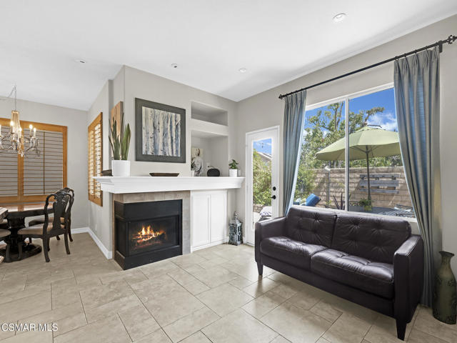 293 Springmist Lane, Simi Valley CA: https://media.crmls.org/mediaz/f7fbe1a9-0b32-48ee-a2f1-d62ef14d5a6c.jpg