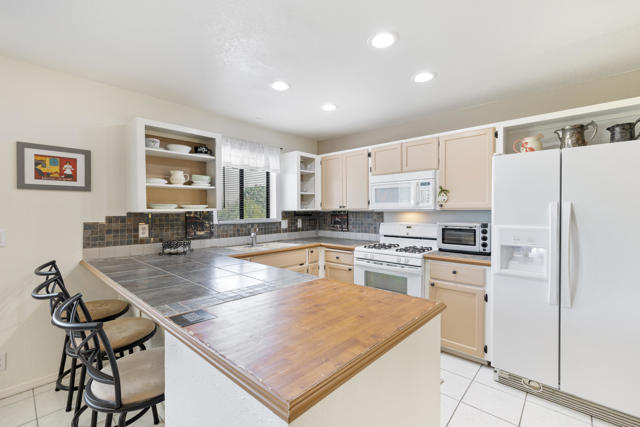 68790 Minerva Road, Cathedral City CA: https://media.crmls.org/mediaz/f7fca3f0-eaab-4da1-8472-2d9a395c8279.jpg