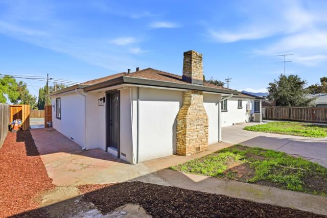 1361 Hillcrest Road, Hollister CA: https://media.crmls.org/mediaz/f7fd4765-41c2-4f4d-9cd3-9e091647c0f0.jpg