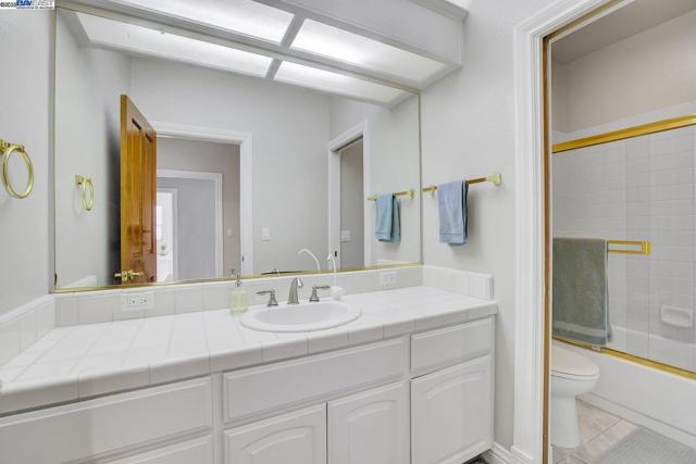 5771 Gateway Ct, Discovery Bay CA: https://media.crmls.org/mediaz/f7fd7368-4526-4c88-ad9b-d2eff9aa036f.jpg