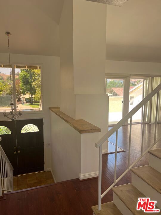 4650 Park Mirasol, Calabasas CA: https://media.crmls.org/mediaz/f7fd969f-e92b-4038-985a-fa4c4b0b1980.jpg