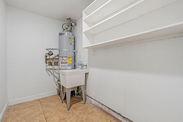 2525 Montclair Street, Stockton CA: https://media.crmls.org/mediaz/f7fe2c9f-c48b-4821-8c13-a4885f536bce.jpg