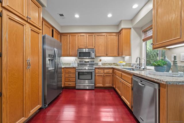 11251 Caminito Aclara, San Diego CA: https://media.crmls.org/mediaz/f7fe3031-51f7-4d23-b25c-acf75eda58d0.jpg