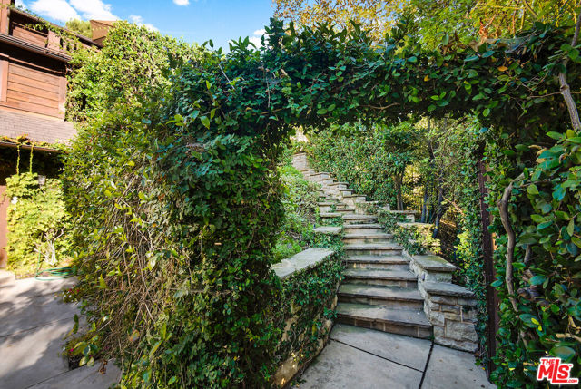 130 S LAYTON Drive, Los Angeles CA: https://media.crmls.org/mediaz/f7ffbaa1-269d-4728-a3fe-e2f85c5579e9.jpg