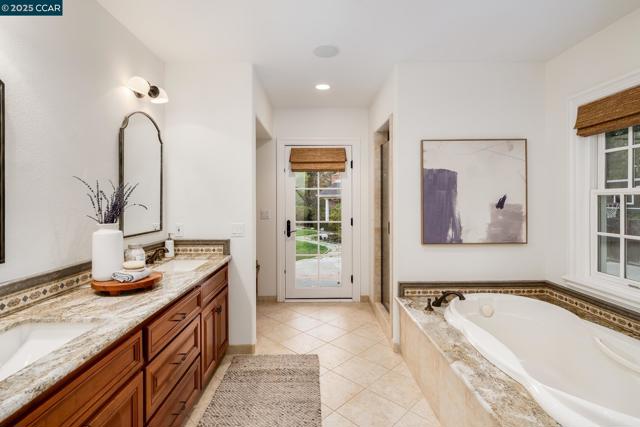 45 Lark Pl, Alamo CA: https://media.crmls.org/mediaz/f80151c3-5be2-40cf-bb58-17f514a2e31e.jpg