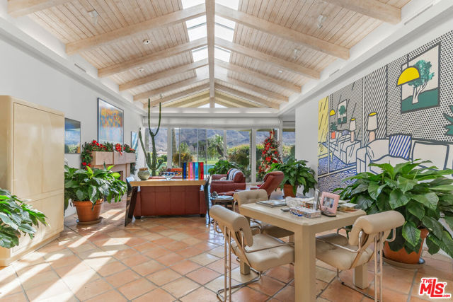 7 Churchill Lane, Rancho Mirage CA: https://media.crmls.org/mediaz/f801de6f-e283-4c3a-b885-9e472adf1ce7.jpg