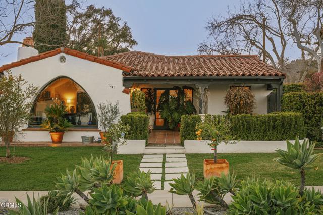 1241 Solita Road, Pasadena CA: https://media.crmls.org/mediaz/f801e1d5-6cf9-4239-9457-9c969fee8f17.jpg