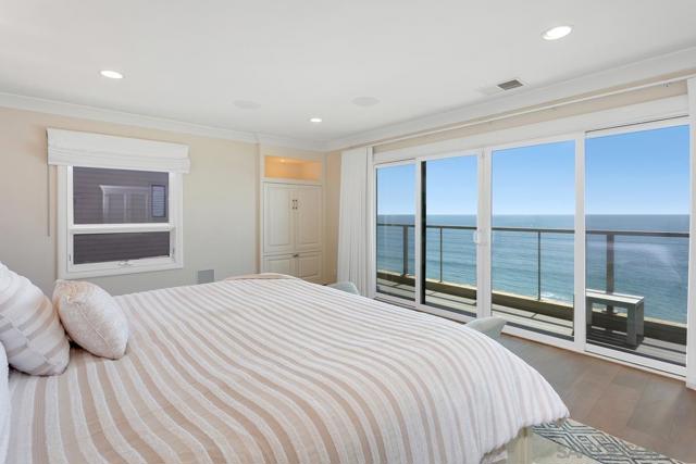 270 Surfview Ct, Del Mar CA: https://media.crmls.org/mediaz/f801fabf-3e10-4ffe-bc9f-c3009c4a4f99.jpg