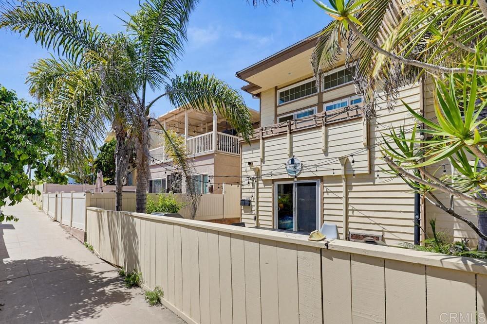 728 Jamaica Court - photo 2