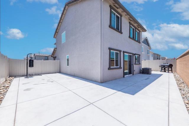 7741 Forestdale Way, Elk Grove CA: https://media.crmls.org/mediaz/f8026447-86b9-4f5b-8435-cd0c56a22b9f.jpg