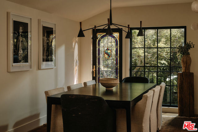 1524 Sunset Plaza Drive, Los Angeles CA: https://media.crmls.org/mediaz/f80277be-ce37-41b8-881e-30de67e15bcd.jpg