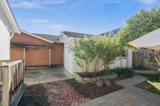 207 2nd Avenue, Santa Cruz CA: https://media.crmls.org/mediaz/f802c1a3-cd57-4a86-9247-bfc764cbcaf3.jpg