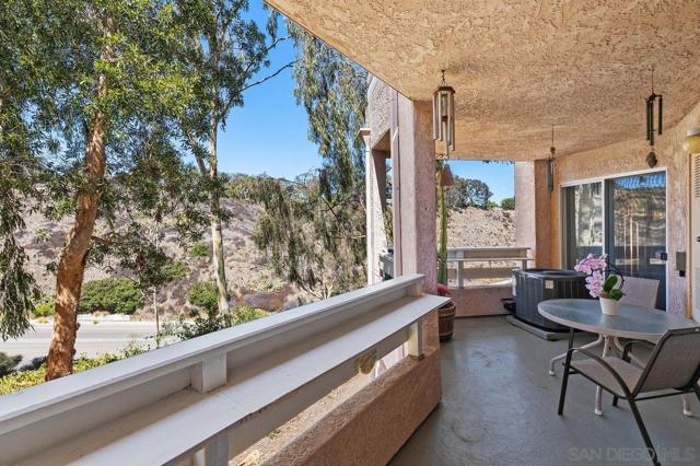 7263 Camino Degrazia, San Diego CA: https://media.crmls.org/mediaz/f8030e70-ee81-407e-b506-4ea170e69c88.jpg
