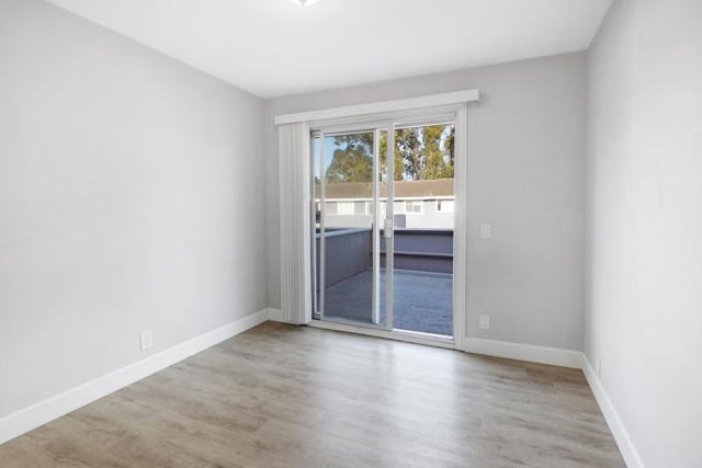 988 S Arnold Way, Half Moon Bay CA: https://media.crmls.org/mediaz/f8039dd5-fabf-48a8-b86d-cb6d72a0d9de.jpg