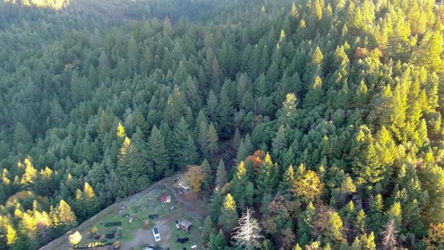 47211 Fox Rock Road, Laytonville CA: https://media.crmls.org/mediaz/f803d681-2a34-41c4-b613-eb3c398276ea.jpg