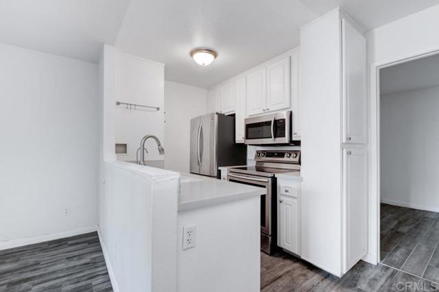 3780 Swift Avenue, San Diego CA: https://media.crmls.org/mediaz/f80410e8-fccc-49b3-9cc1-5854ceccd169.jpg