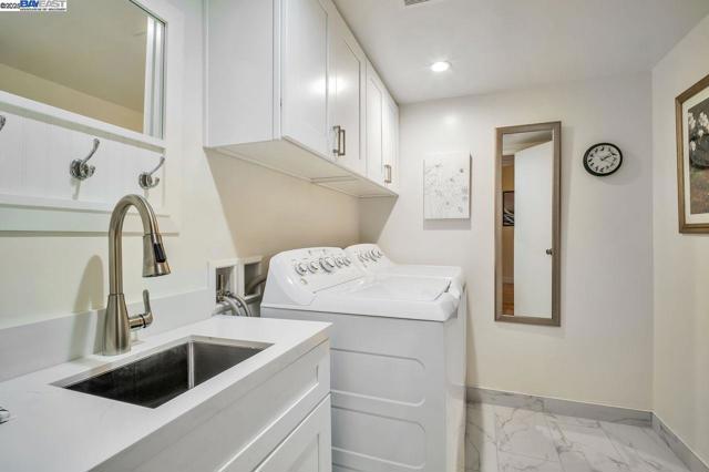 31865 Chicoine Ave, Hayward CA: https://media.crmls.org/mediaz/f8050079-ae24-44e2-8917-c863f382959f.jpg