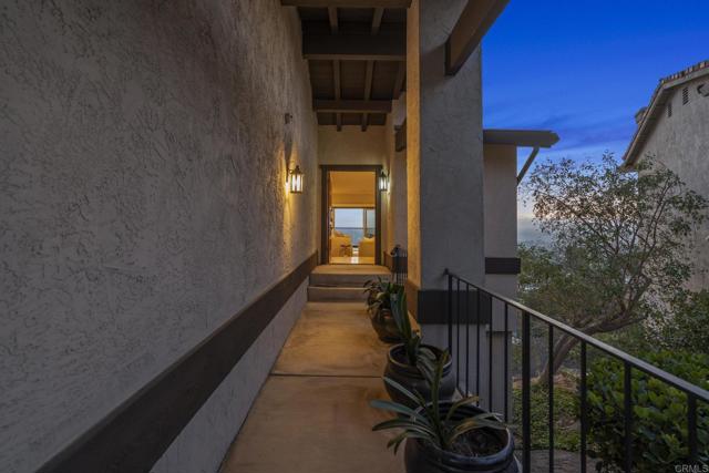 5968 Caminito De La Taza, San Diego CA: https://media.crmls.org/mediaz/f8067700-a655-47c8-b48f-d7a077acd811.jpg