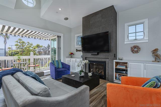 617 9Th St, Coronado CA: https://media.crmls.org/mediaz/f806cee6-2b02-469a-a6a4-c44d0fb0b3ab.jpg