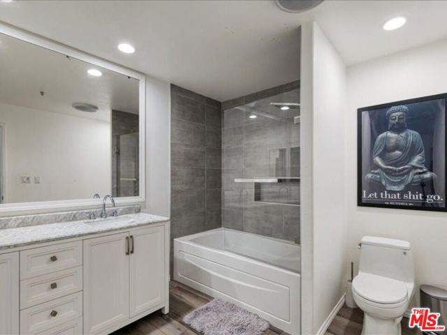 4477 Woodman Avenue, Sherman Oaks CA: https://media.crmls.org/mediaz/f807242e-347e-4129-b238-b672b908a7f4.jpg